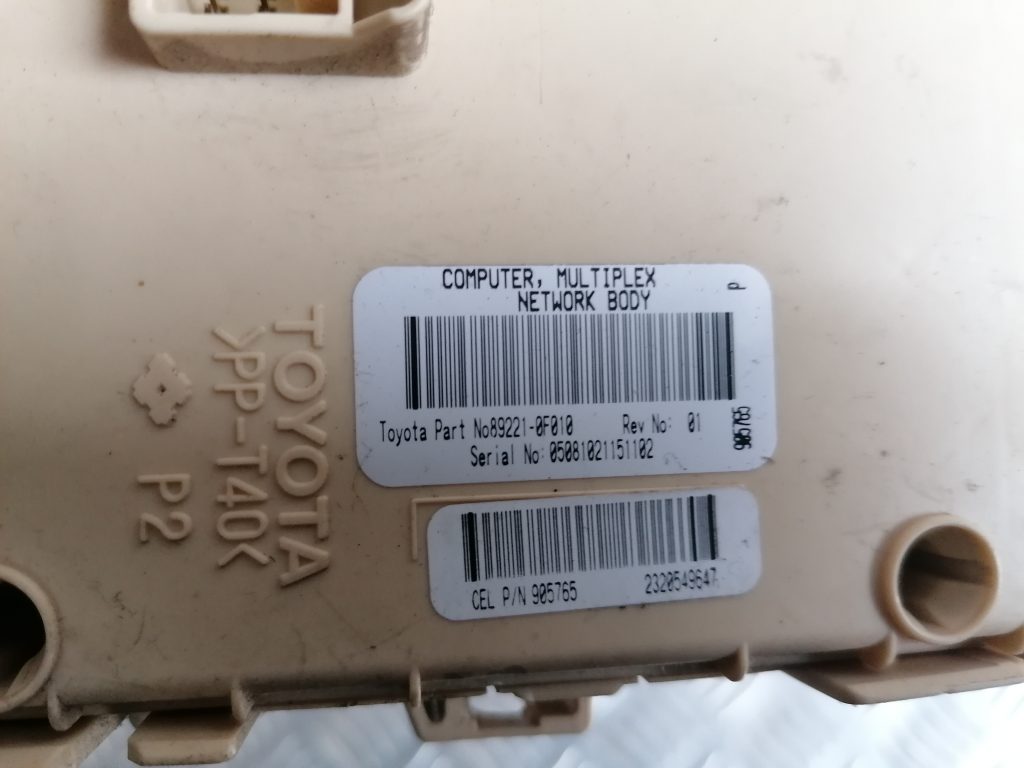 Drošinātāju relejas kaste priekš TOYOTA COROLLA VERSO 2005 6 Drošinātāju relejas kaste priekš TOYOTA COROLLA VERSO 2005