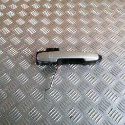 Priekšējāis labais durvju rokturis priekš TOYOTA COROLLA VERSO 2005