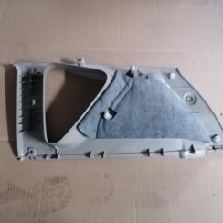 Bagāžnieka nodalījuma sānu apdare priekš TOYOTA COROLLA VERSO 2005