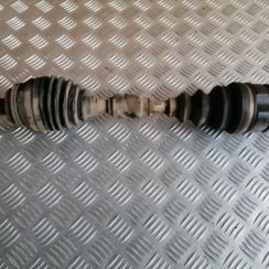 Pusass priekšējā kreisā priekš TOYOTA COROLLA VERSO 2005