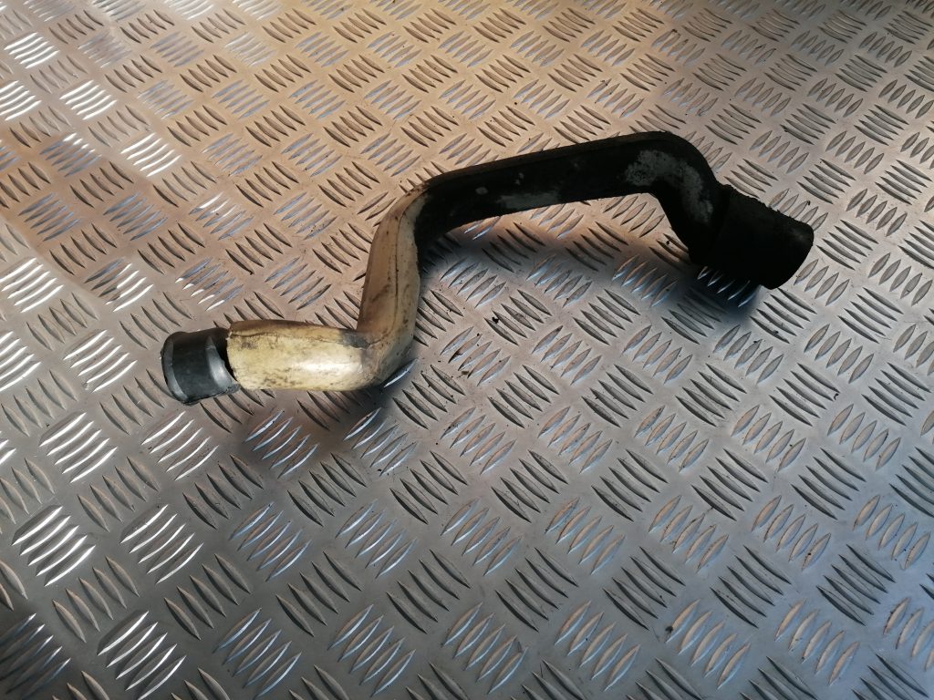 Dzesēšanas caurule priekš VOLVO V70 2004 1 Dzesēšanas caurule priekš VOLVO V70 2004