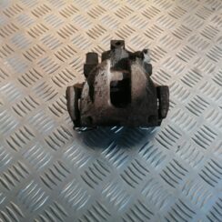 Aizmugurējais kreisais suports priekš VOLVO V70 2004