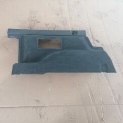 Bagāžnieka nodalījuma sānu apdare priekš VOLVO V70 2004