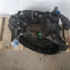 Mehāniska pārnesumkārba priekš VOLVO V70 2004