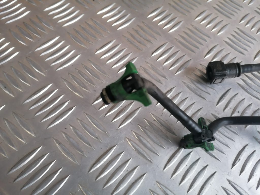 Degvielas atgriešanas caurule priekš FORD C-MAX 2011