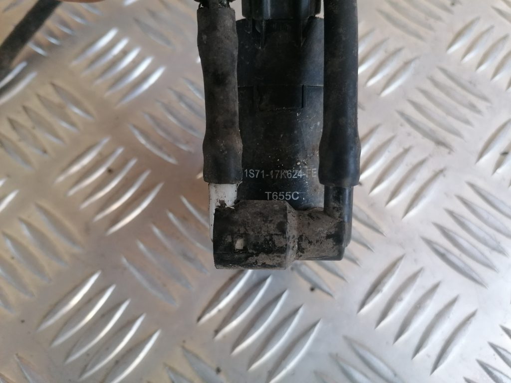 Mazgātāja šķidruma sūknis priekš FORD C-MAX 2011 3 Mazgātāja šķidruma sūknis priekš FORD C-MAX 2011