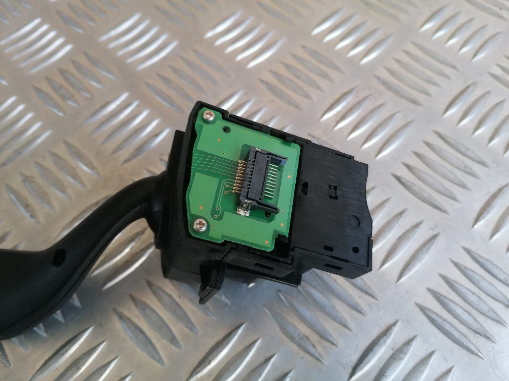 Pagrieziena rādītāju slēdzis priekš FORD C-MAX 2011 3 Pagrieziena rādītāju slēdzis priekš FORD C-MAX 2011