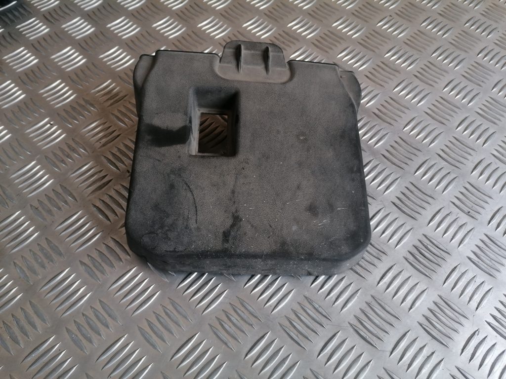 Akumulatora vāks priekš FORD C-MAX 2011