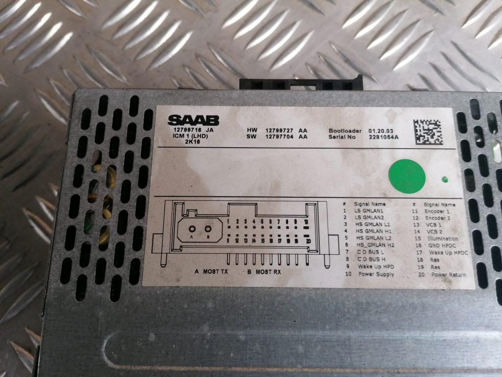 Automašīnas radio priekš SAAB 9-3 2002