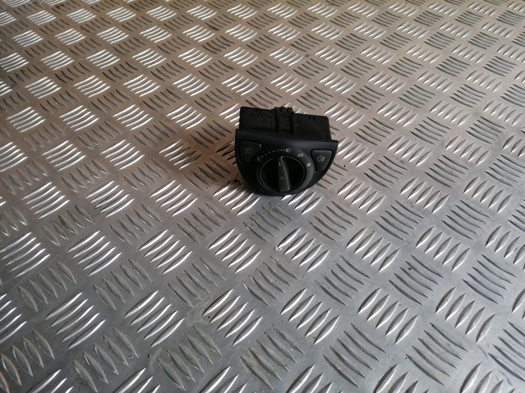 Gaismas slēdzis priekš SAAB 9-3 2002 1 Gaismas slēdzis priekš SAAB 9-3 2002