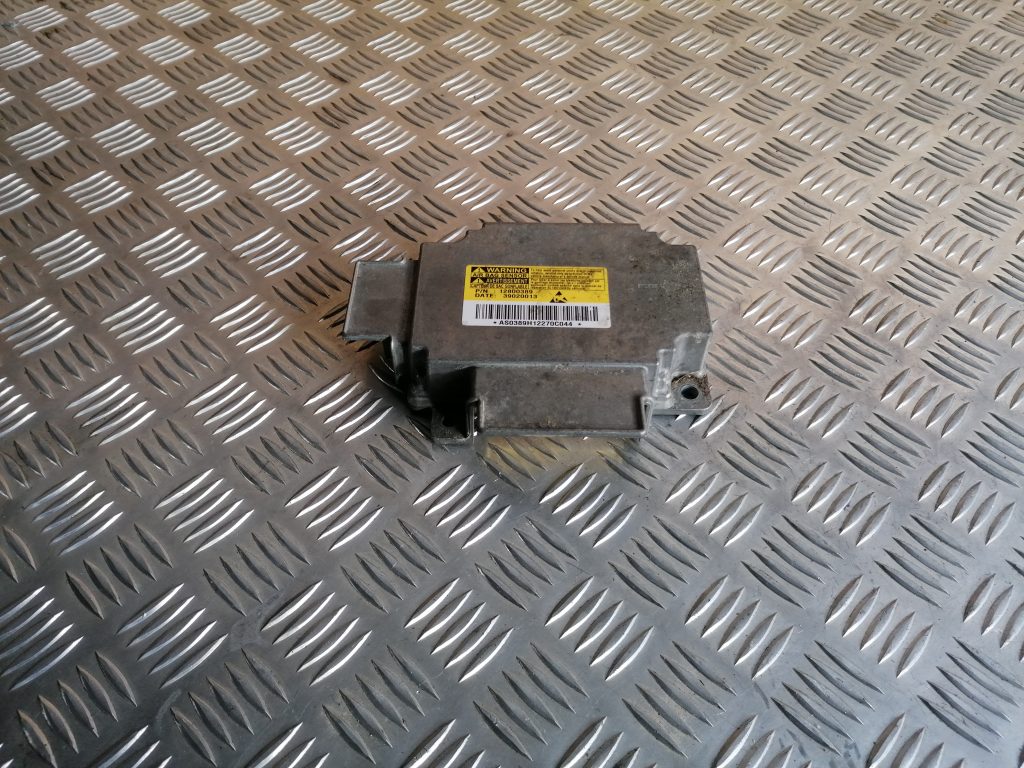 Drošības spilvena vadības bloks priekš SAAB 9-3 2002 1 Drošības spilvena vadības bloks priekš SAAB 9-3 2002