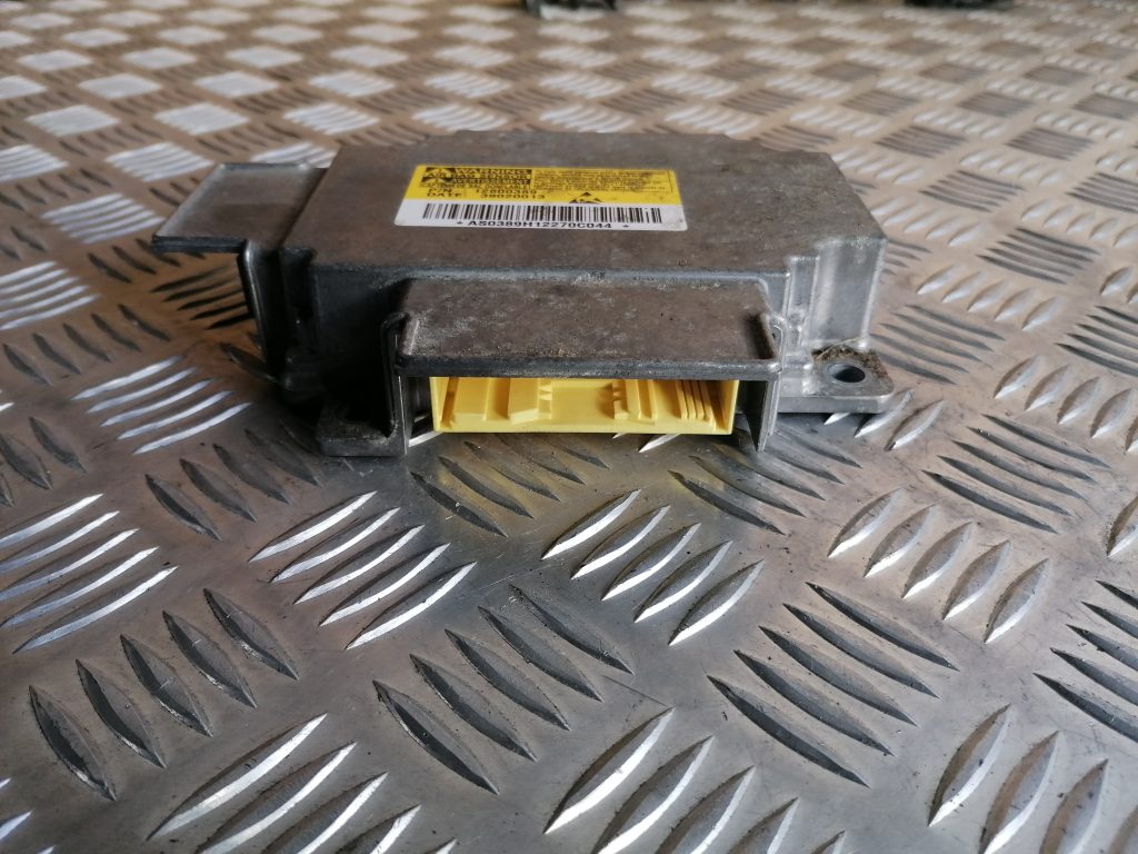 Drošības spilvena vadības bloks priekš SAAB 9-3 2002 3 Drošības spilvena vadības bloks priekš SAAB 9-3 2002