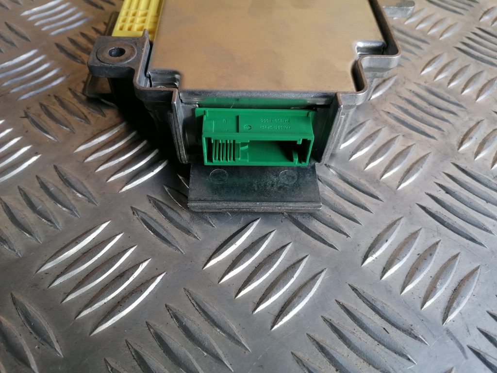 Drošības spilvena vadības bloks priekš SAAB 9-3 2002 5 Drošības spilvena vadības bloks priekš SAAB 9-3 2002