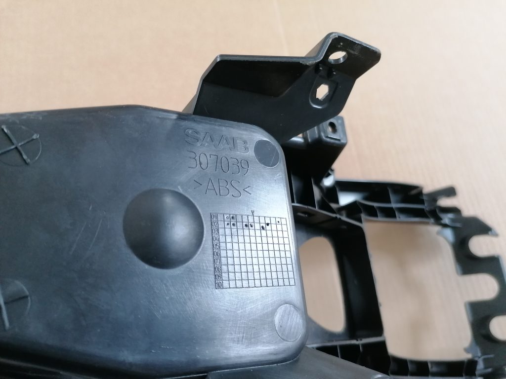 Centrālās konsoles apdares lielākā daļa priekš SAAB 9-3 2002 3 Centrālās konsoles apdares lielākā daļa priekš SAAB 9-3 2002