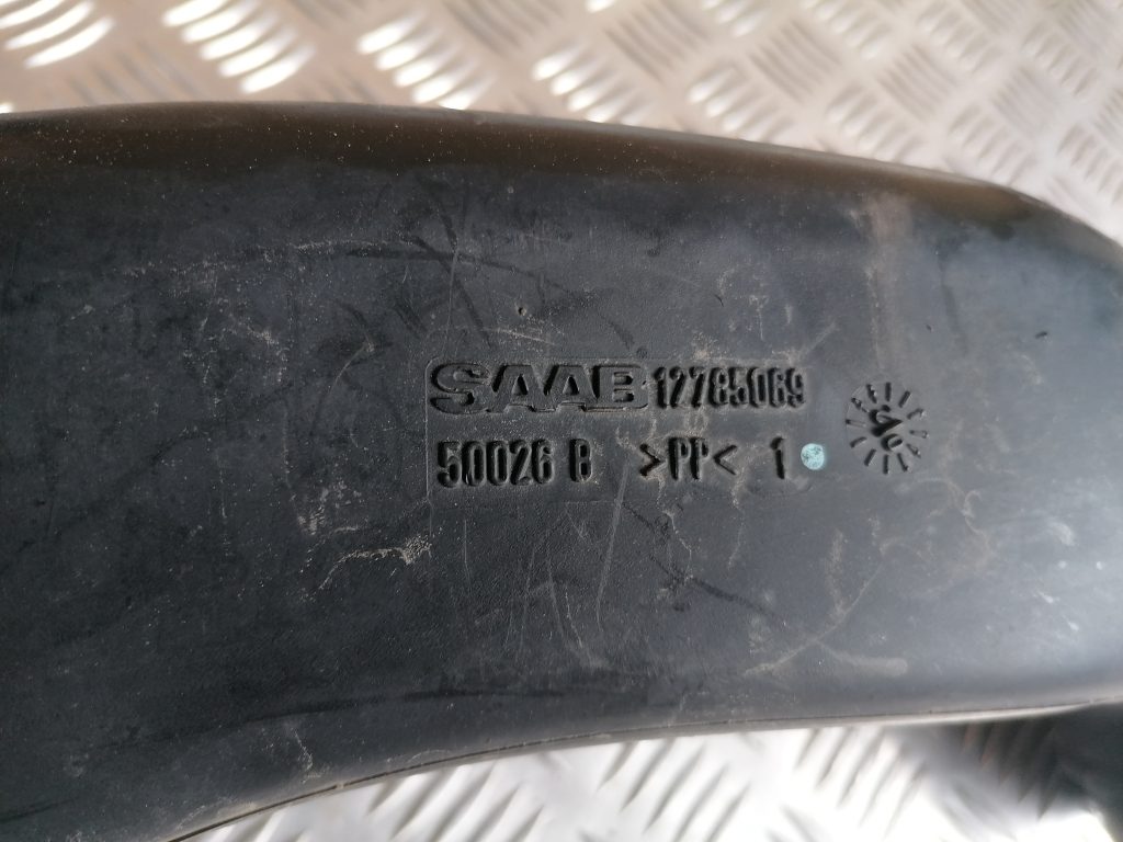 Interkulera caurule priekš SAAB 9-3 2002 2 Interkulera caurule priekš SAAB 9-3 2002