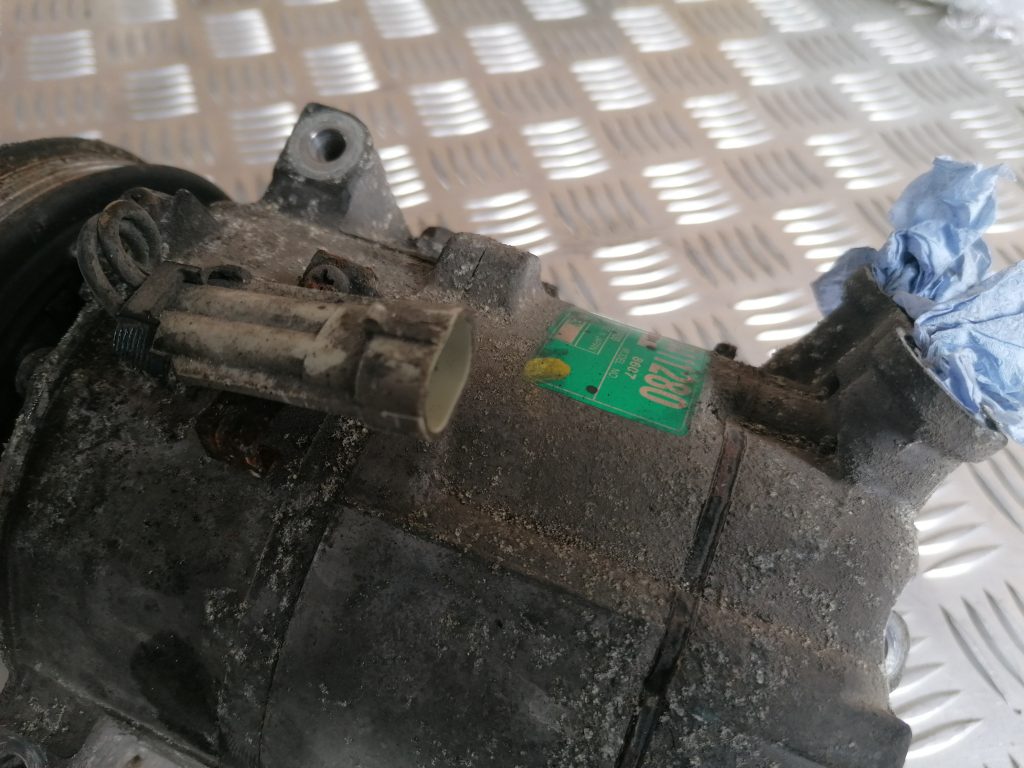 Gaisa kondicioniera kompresors priekš SAAB 9-3 2002 4 Gaisa kondicioniera kompresors priekš SAAB 9-3 2002