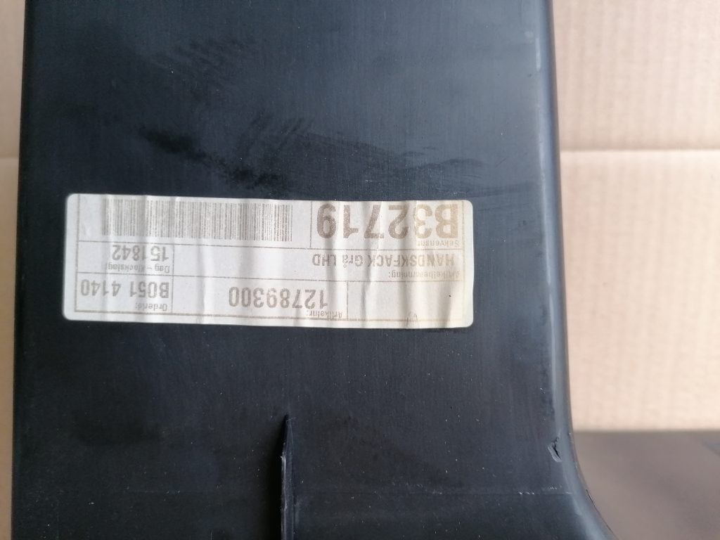 Mantu glabāšanas nodalījums pasažiera pusē priekš SAAB 9-3 2002