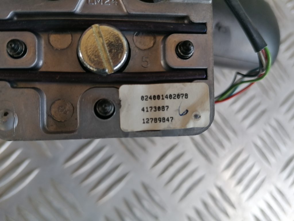 Salona atpakaļskata spogulis priekš SAAB 9-3 2002