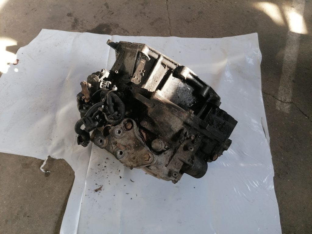 Automātiskā pārnesumkārba priekš SAAB 9-3 2002 1 Automātiskā pārnesumkārba priekš SAAB 9-3 2002