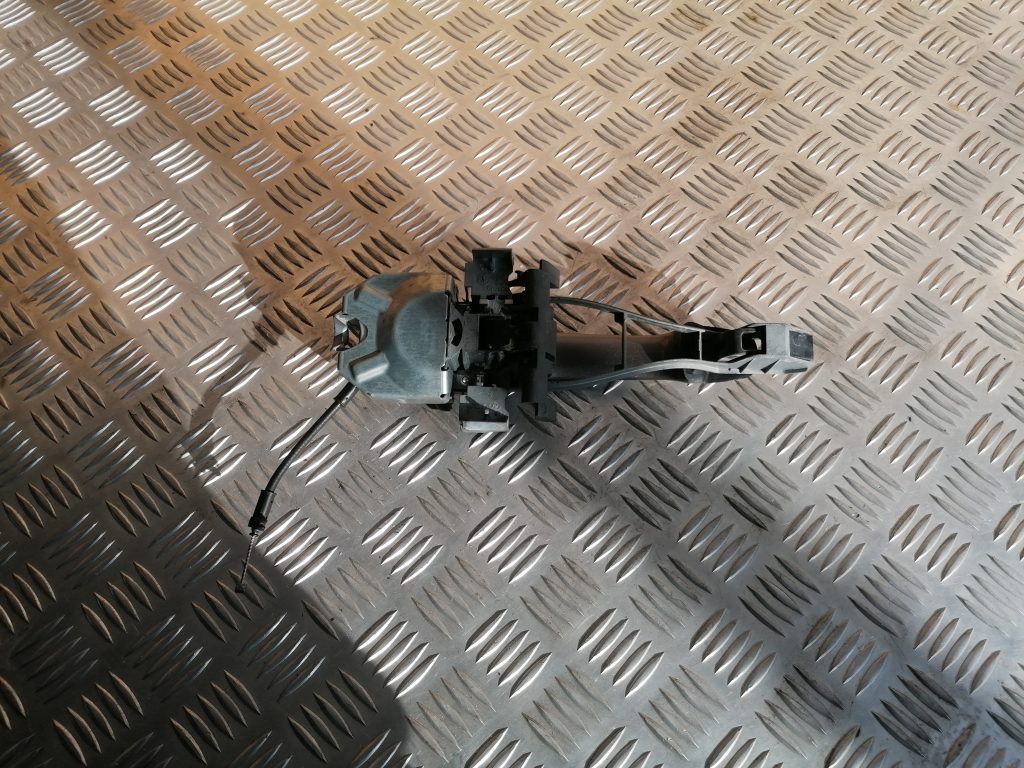 Priekšējāis kreisais durvju rokturis priekš VOLVO S80 2007 GREY 3 Priekšējāis kreisais durvju rokturis priekš VOLVO S80 2007 GREY