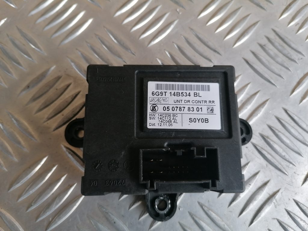 Aizmugurējo labo durvju vadības bloks priekš VOLVO S80 2007 GREY 3 Aizmugurējo labo durvju vadības bloks priekš VOLVO S80 2007 GREY