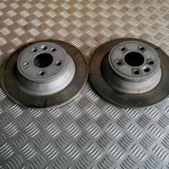 Aizmugurējie bremžu diski priekš VOLVO S80 2007 GREY