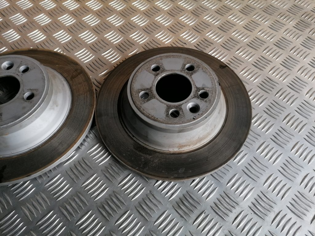 Aizmugurējie bremžu diski priekš VOLVO S80 2007 GREY