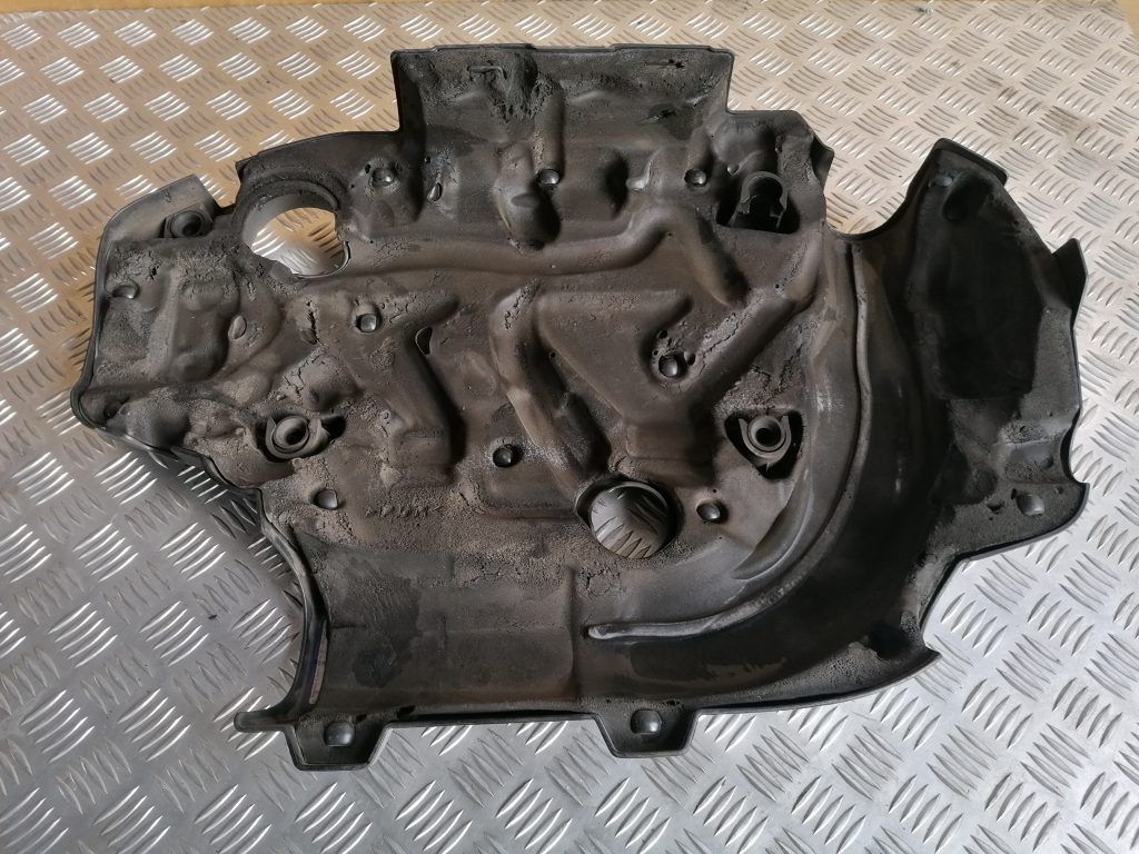 Dzinēja dekoratīvais vāks priekš VOLVO S80 2007 GREY 4 Dzinēja dekoratīvais vāks priekš VOLVO S80 2007 GREY