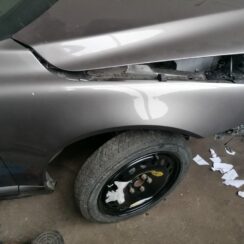 Priekšējais labais spārns priekš VOLVO S80 2007 GREY