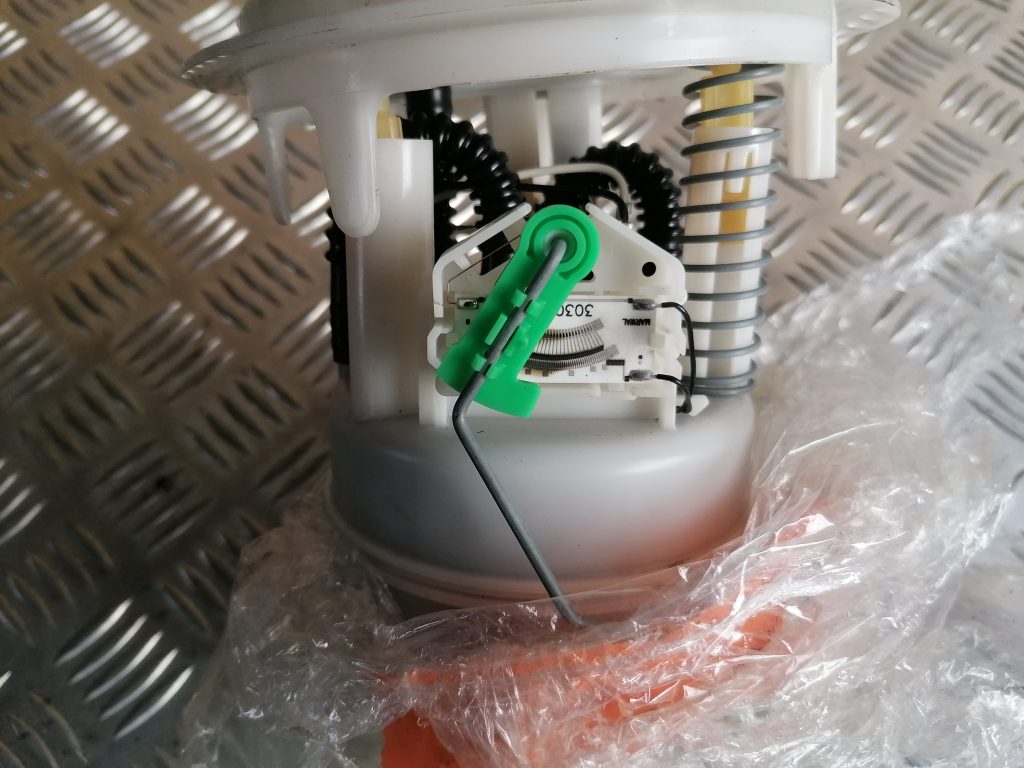 Degvielas tvertnes sūknis priekš CITROEN C4 2006