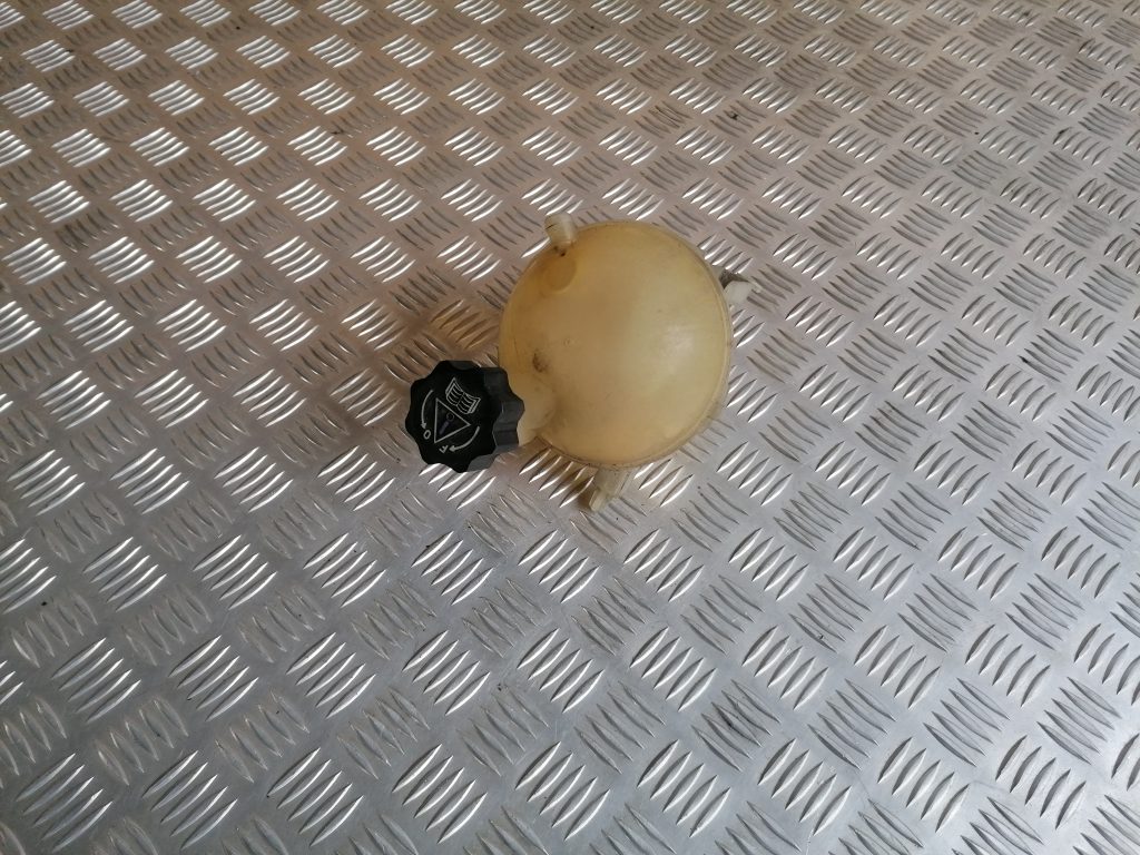 Dzesēšanas šķidruma tvertne priekš CITROEN C4 2006 1 Dzesēšanas šķidruma tvertne priekš CITROEN C4 2006