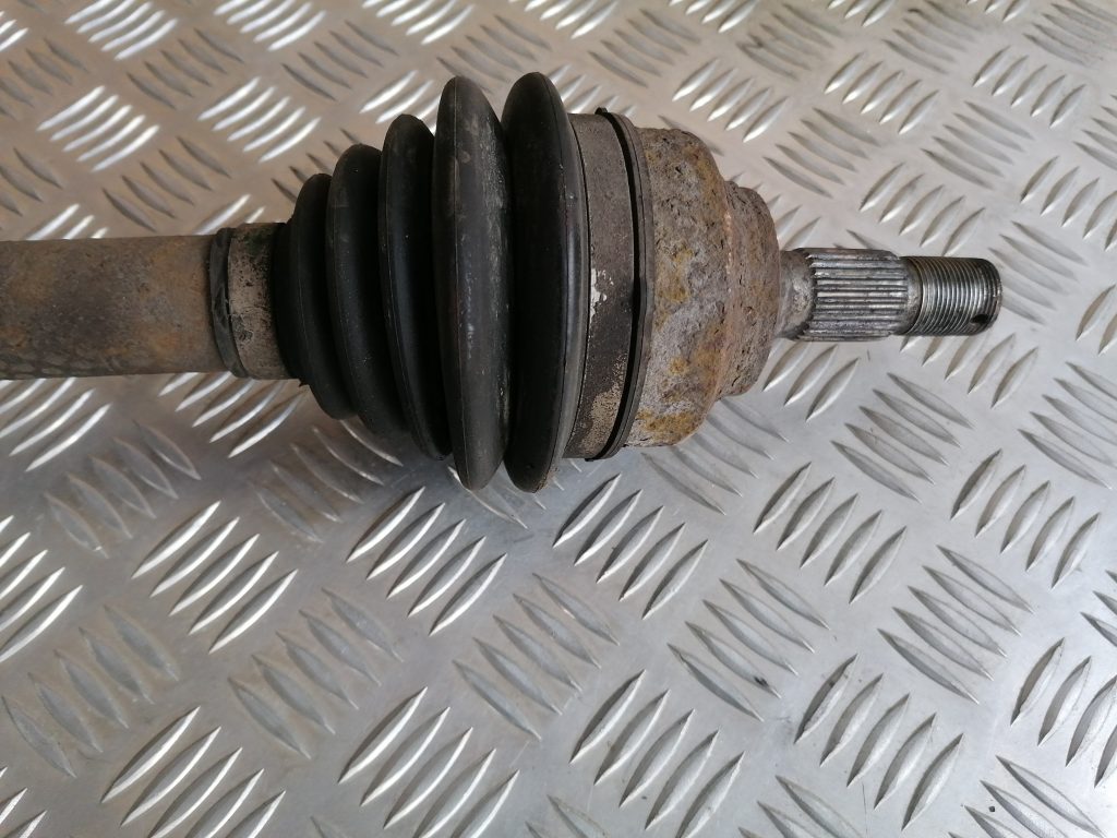 Pusass priekšēja labā priekš CITROEN C4 2006