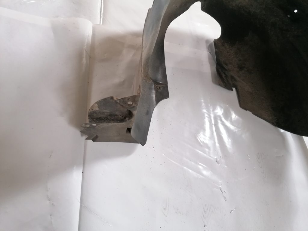 Aizmugurējais kreisais paspārns priekš CITROEN C4 2006 2 Aizmugurējais kreisais paspārns priekš CITROEN C4 2006