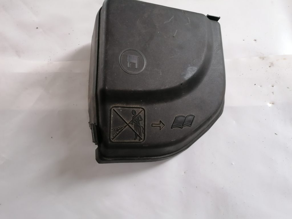 Drošinātāju kārbas korpuss priekš CITROEN C4 2006 3 Drošinātāju kārbas korpuss priekš CITROEN C4 2006