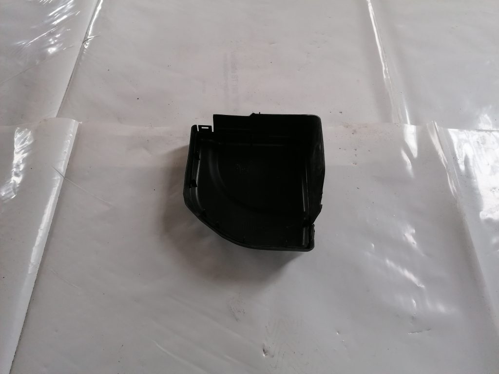 Drošinātāju kārbas korpuss priekš CITROEN C4 2006 2 Drošinātāju kārbas korpuss priekš CITROEN C4 2006