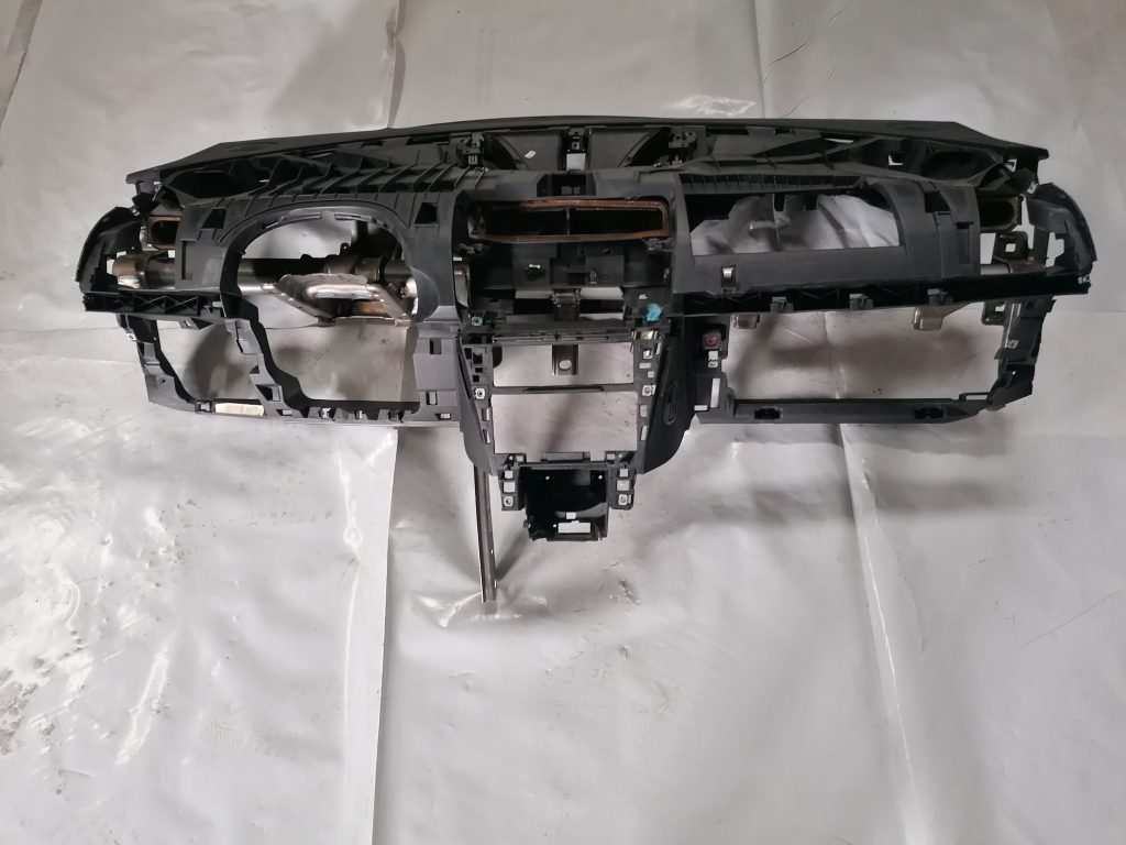 Mērinstrumentu panelis priekš CITROEN C4 2006 1 Mērinstrumentu panelis priekš CITROEN C4 2006