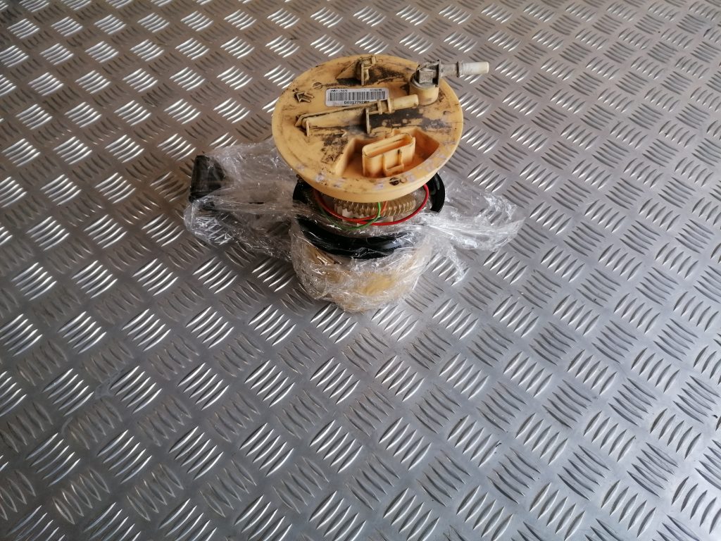 Degvielas tvertnes sūknis priekš VOLVO C30 2008 TURQUOISE