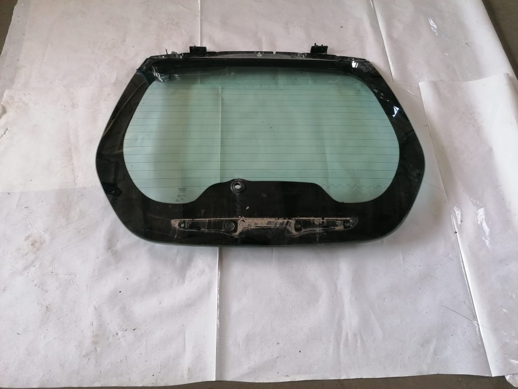 Bagāžnieka vāks priekš VOLVO C30 2008 TURQUOISE 1 Bagāžnieka vāks priekš VOLVO C30 2008 TURQUOISE