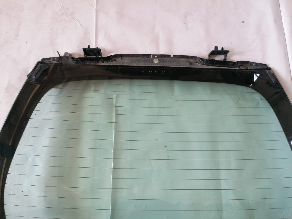 Bagāžnieka vāks priekš VOLVO C30 2008 TURQUOISE 2 Bagāžnieka vāks priekš VOLVO C30 2008 TURQUOISE