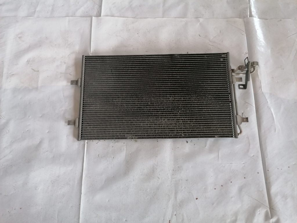 Gaisa kondicioniera radiators priekš VOLVO C30 2008 TURQUOISE