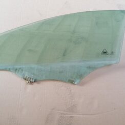 Priekšējo kreiso durvju stikls priekš HYUNDAI I30 2012