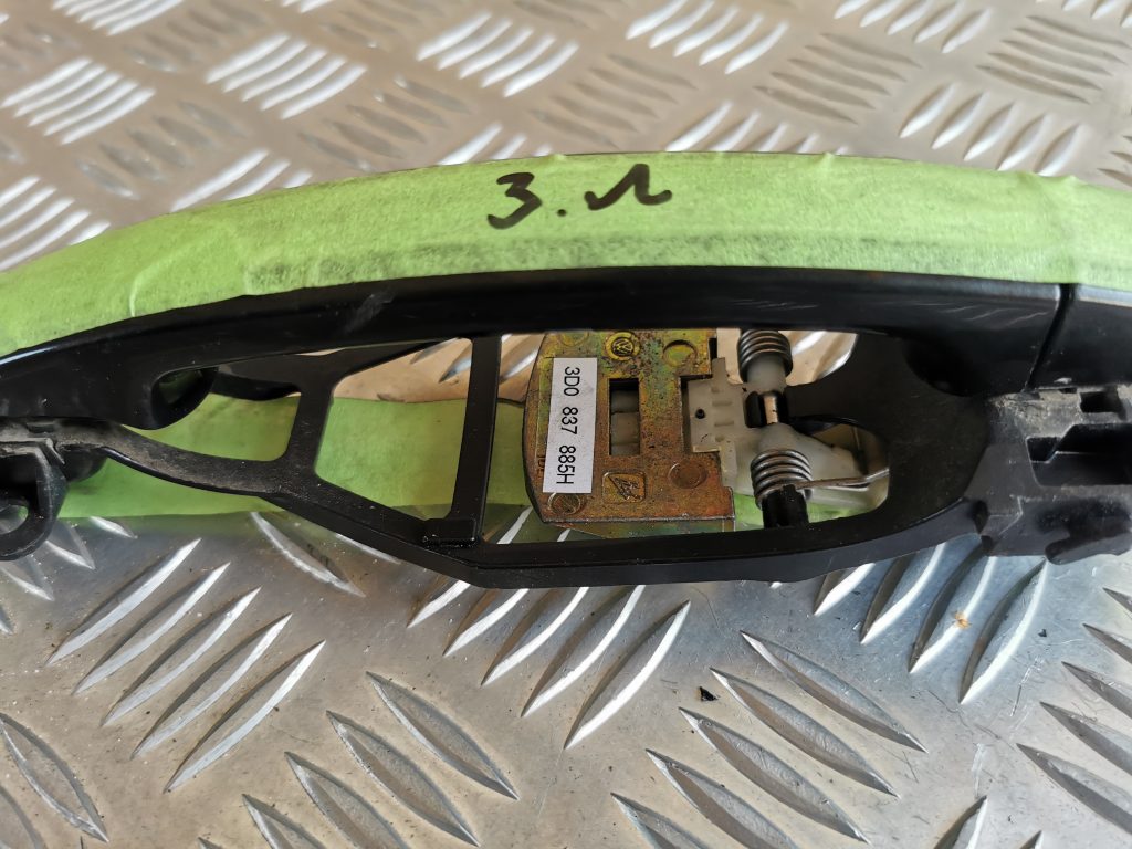 Aizmugurējais kreisais durvju rokturis priekš VW PHAETON 2005 2 Aizmugurējais kreisais durvju rokturis priekš VW PHAETON 2005