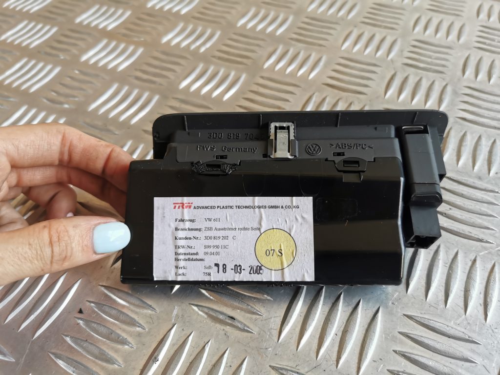 Salona statnes gaisa vads priekš VW PHAETON 2005