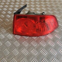 Aizmugurējais labais lukturis priekš VW PHAETON 2005