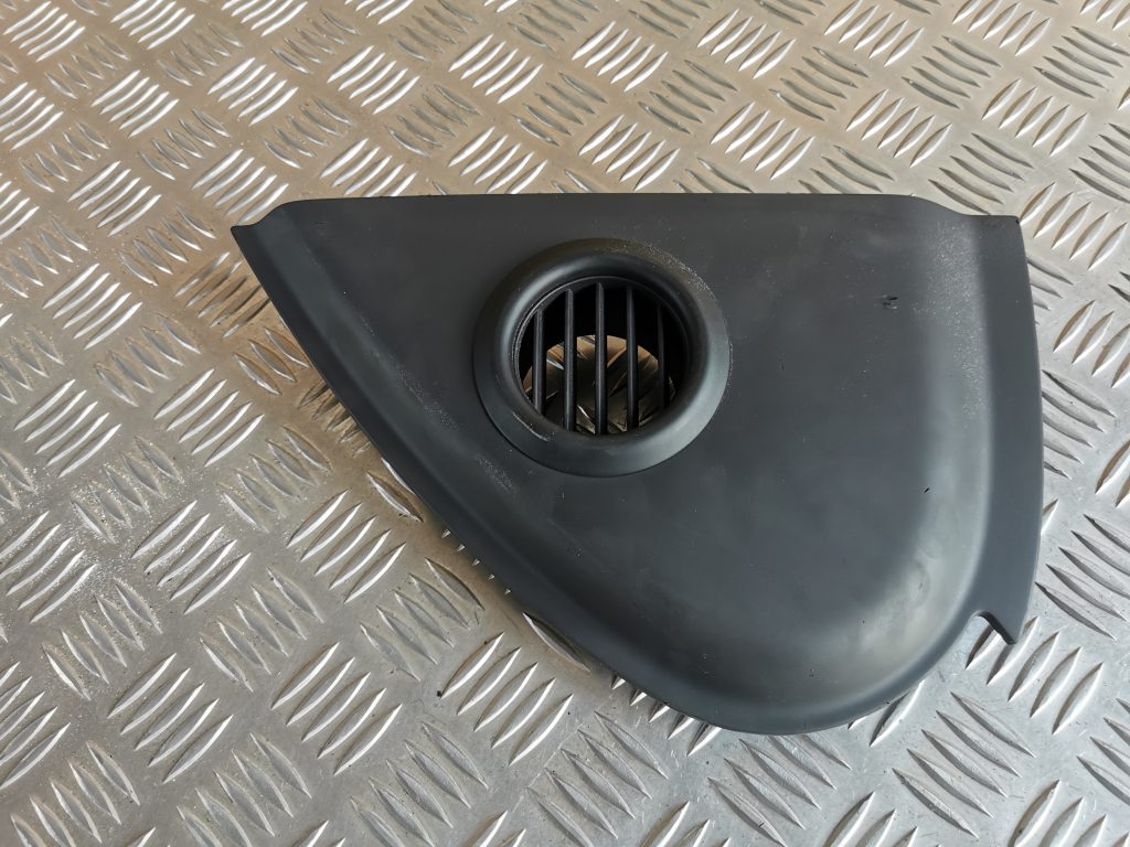 Mērinstrumentu paneļa sānu apdare priekš VW PHAETON 2005