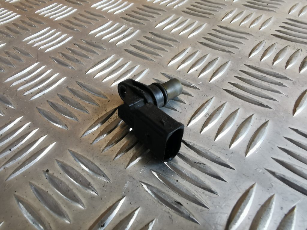 Sadales vārpstas devējs priekš VW PHAETON 2005 3 Sadales vārpstas devējs priekš VW PHAETON 2005