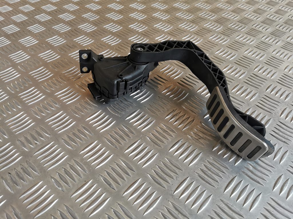 Gāzes pedālis priekš VW PHAETON 2005