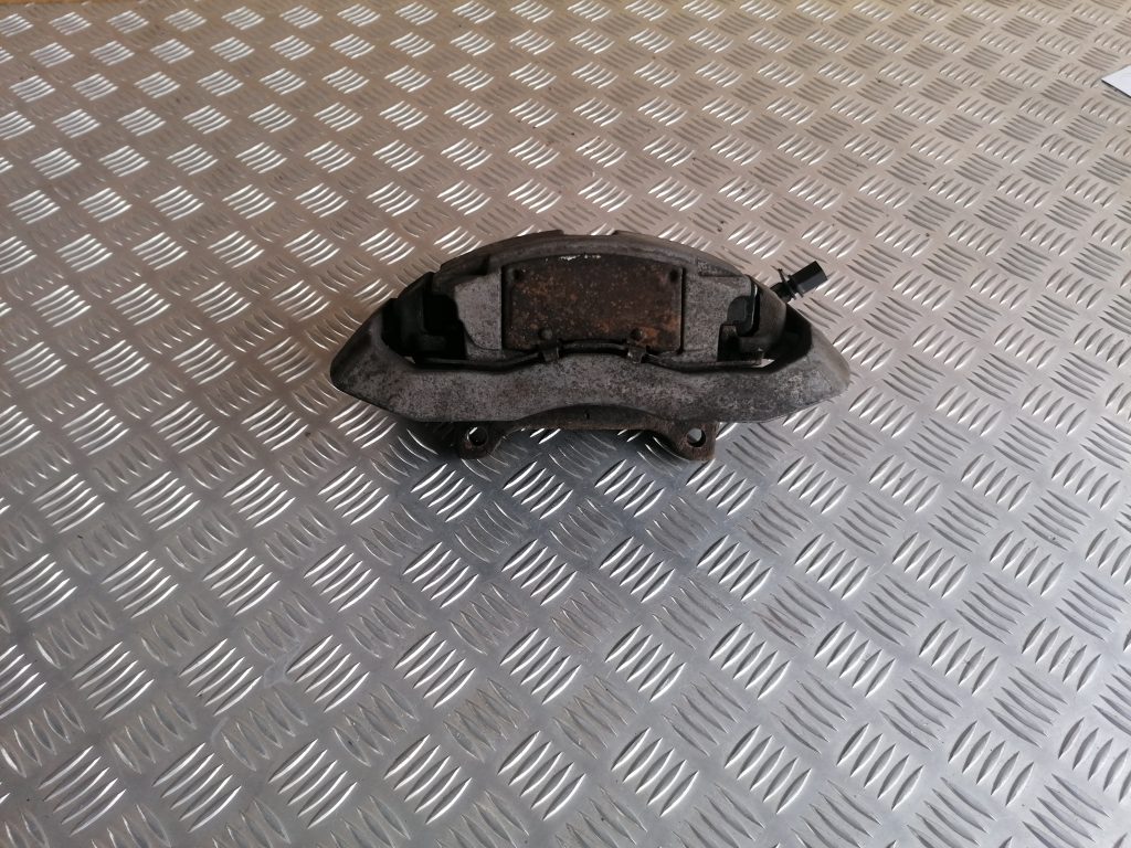 Priekšējais kreisais suports priekš VW PHAETON 2005 1 Priekšējais kreisais suports priekš VW PHAETON 2005