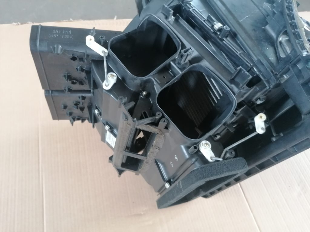 Salona sildītājs priekš VW PHAETON 2005