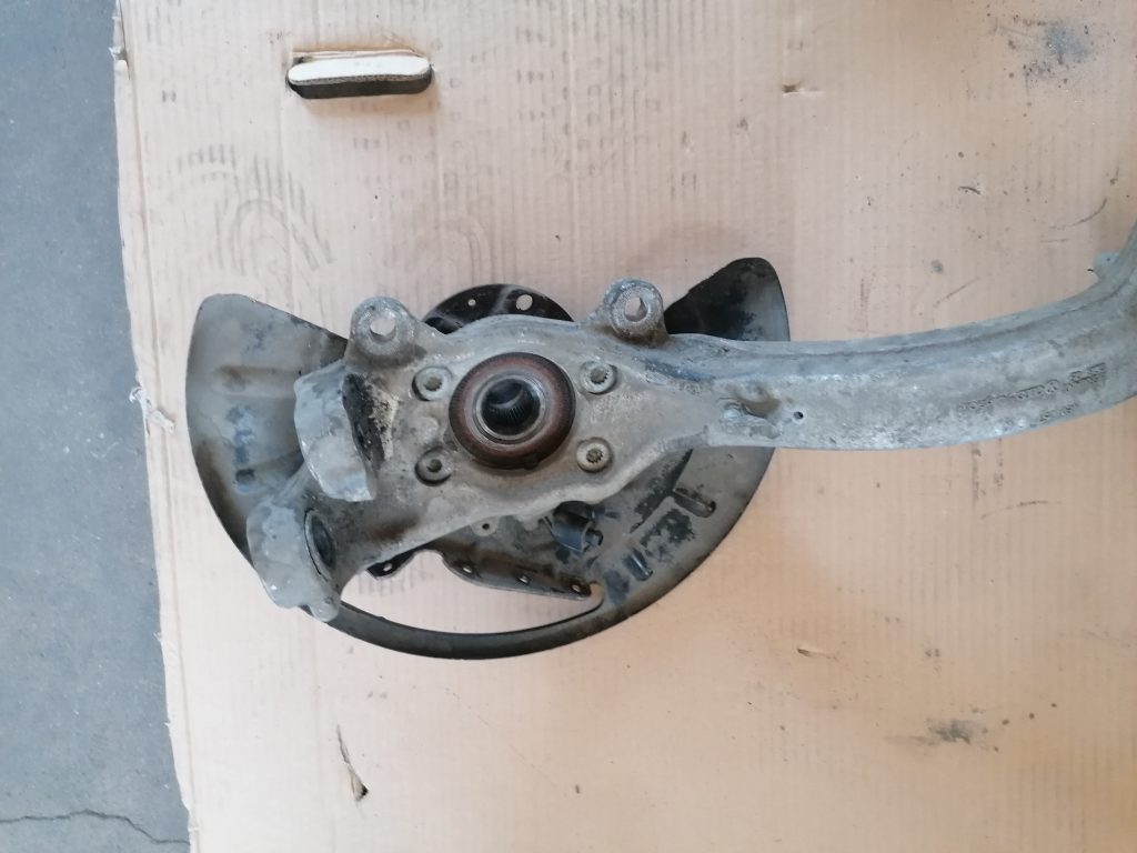 Stūres šarnīrs priekšā pa labi priekš VW PHAETON 2005 4 Stūres šarnīrs priekšā pa labi priekš VW PHAETON 2005